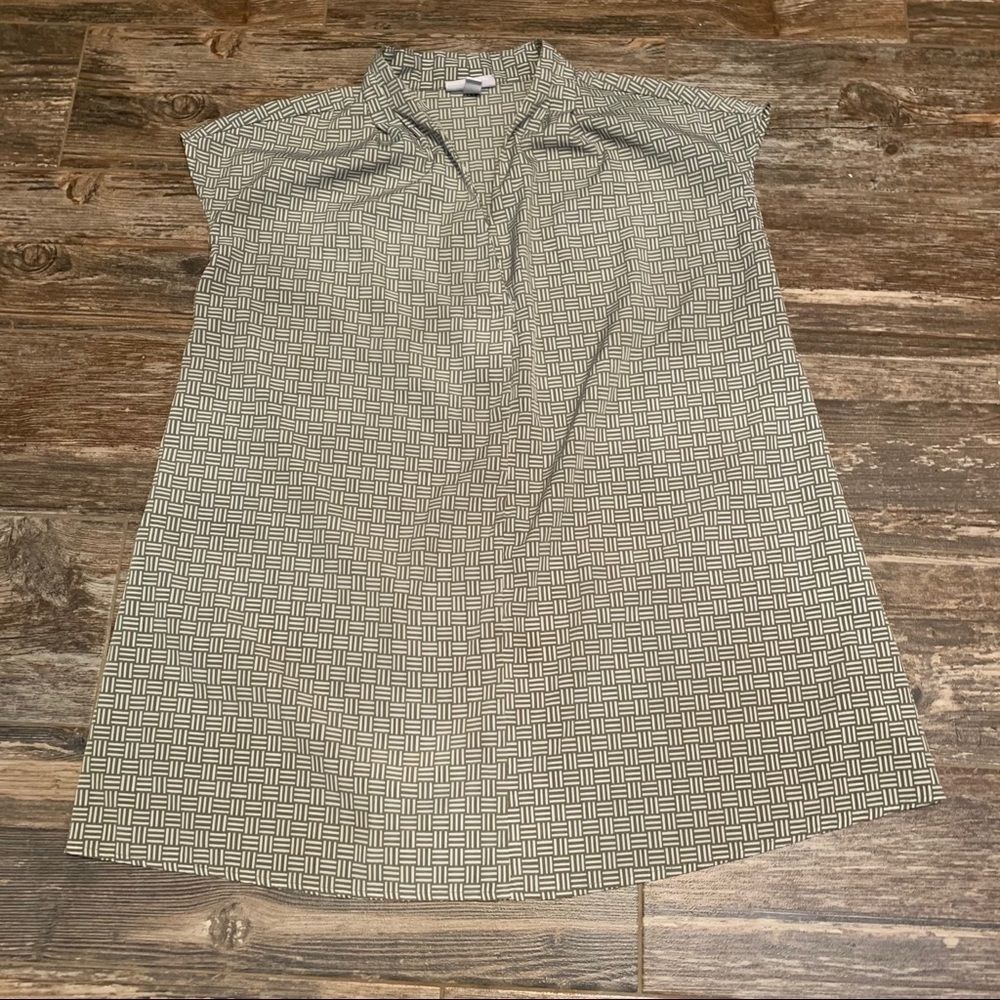 Liz Lange maternity top XL